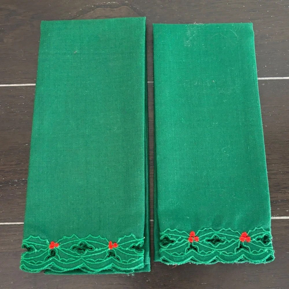 Vintage W-C Imports | Christmas Napkins | Guest Towels | Holly Berry | Set of 6